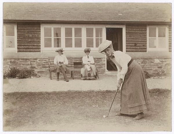 Lady Golfer 1900