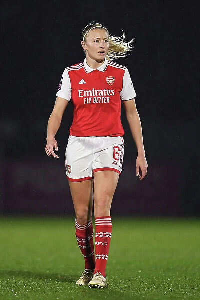 Arsenal's Leah Williamson in Action: Arsenal Women vs. Reading - FA Women's Super League Match
