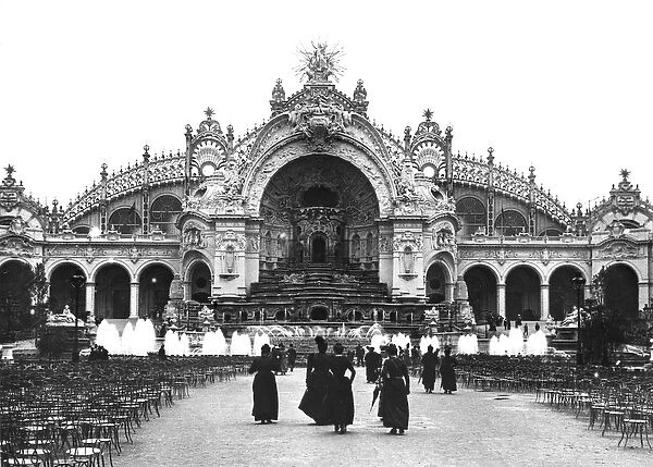The Palace of Electricity at the Universal Exhibition of 1900, 1900 (b  /  w photo)
