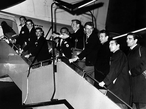 Celtic enter aeroplane bound for Argentina to participate in the 1967 Intercontinental