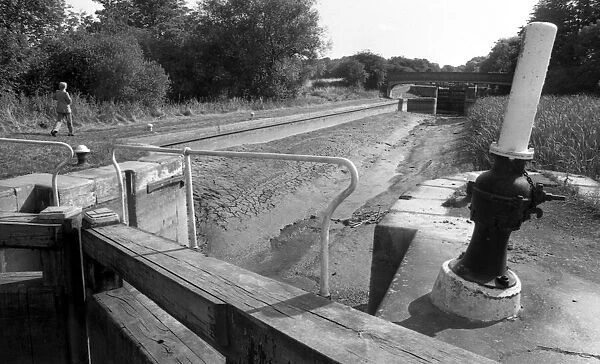 The Closed section of the Grand Union Canal at Stockton Locks. 23th July 1976