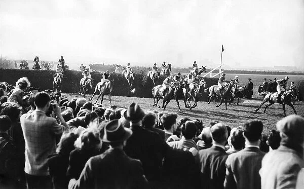 Grand National 1950. Bechers Brook. 1st time round. March 1950 P005520
