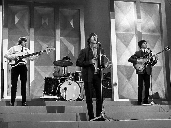 Singer Wayne Fontana with his backing group The Mindbenders consisting of Eric Stewart