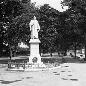 Kingsley Statue and Quayside, Bideford, c. 1930s