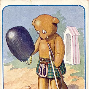 Comic postcard, Teddy bear soldier with bearskin, Alas, my poor brother