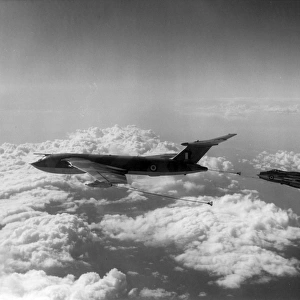 Handley Page Victor K1 refuels an English Electric Lightning