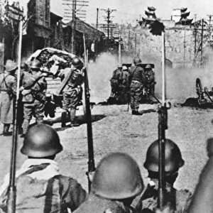 Japanese attack Nanking