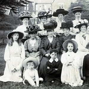 Large family group photograph from Lancashire