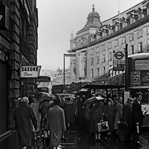 Rush hour in Regent Street, London