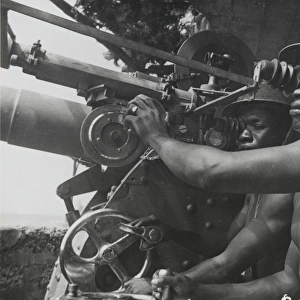 WW2 - Bofors gun crew from the King?s African Rifles