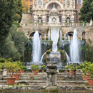 Italy, Lazio, Tivoli. Villa d Este, UNESCO World Heritage Site. Reflecting pools and fountains