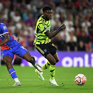 Thomas Partey vs. Eberechi Eze: A Battle for Possession in the 2023-24 Crystal Palace vs. Arsenal Match