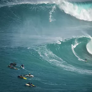 Big Wave Surfing Double