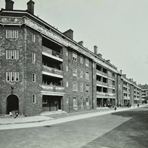 Kingshold Estate, London, 1933 (b / w photo)