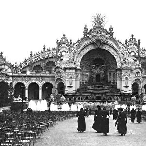 The Palace of Electricity at the Universal Exhibition of 1900, 1900 (b / w photo)
