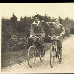 Photo Ak Otto of Habsburg Lorraine and his brother Robert, Bikes (b / w photo)