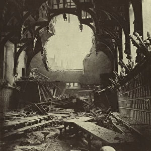 Ruins of Middle Temple Hall, London, after a German air raid during the Blitz, World War II, 16 October 1940 (b / w photo)