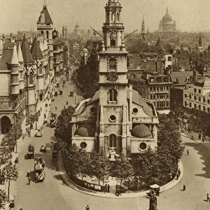 St Clement Danes, the Strand and Fleet Street from Australia House (b / w photo)