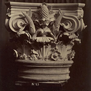 Chapiteau des colonnes des baies de la loggia