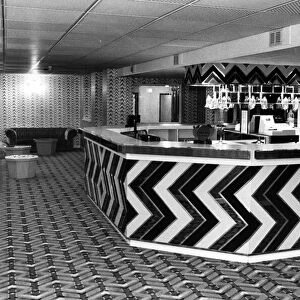The cocktail bar at the Pink Parrot nightclub, Coventry. 8th September 1987
