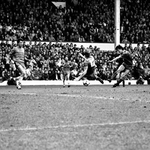 Liverpool v. Chelsea. May 1985 MF21-04-057 The final score was a four three